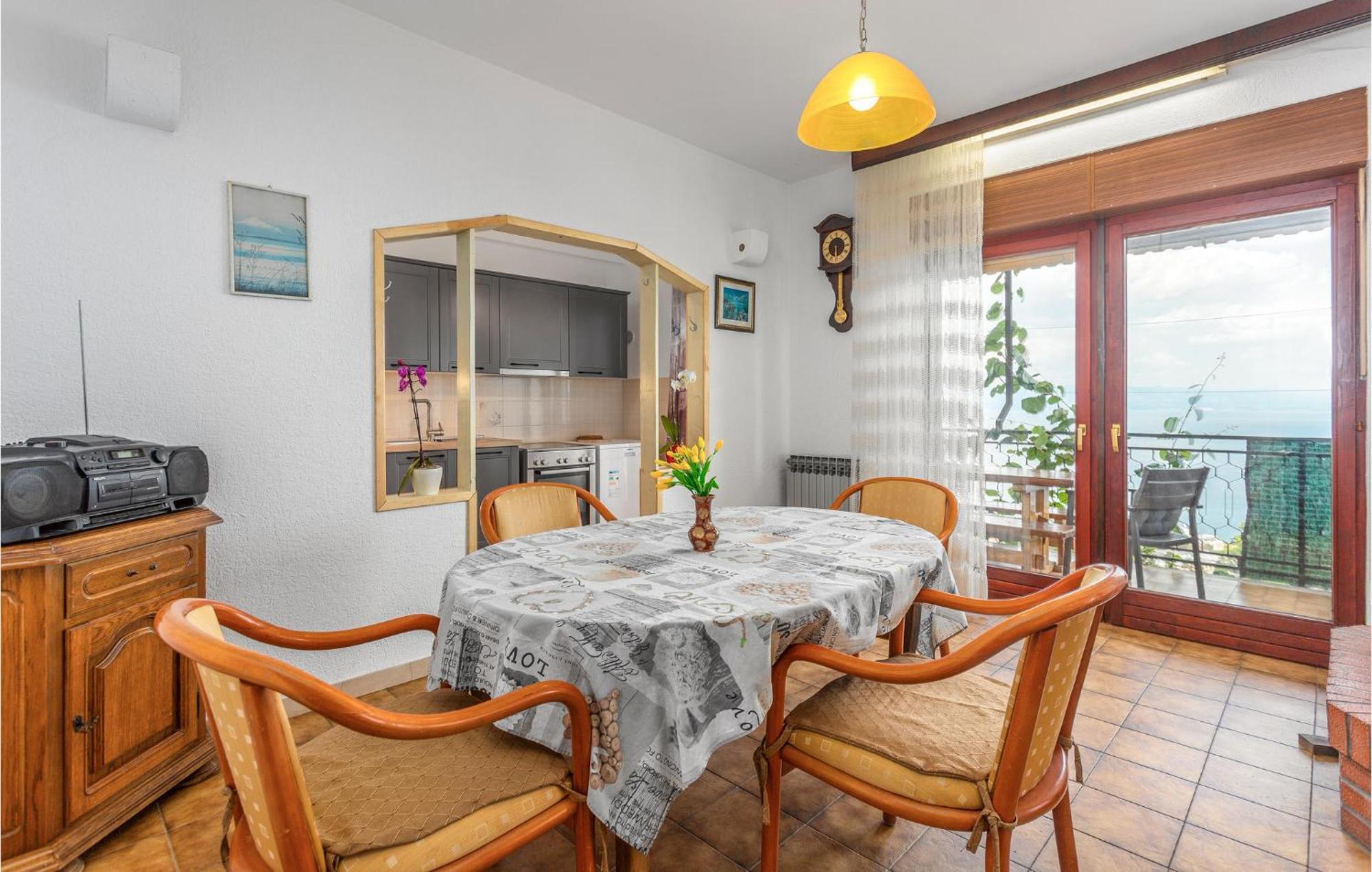 Nice Apartment In Lovran With Kitchen Eksteriør billede