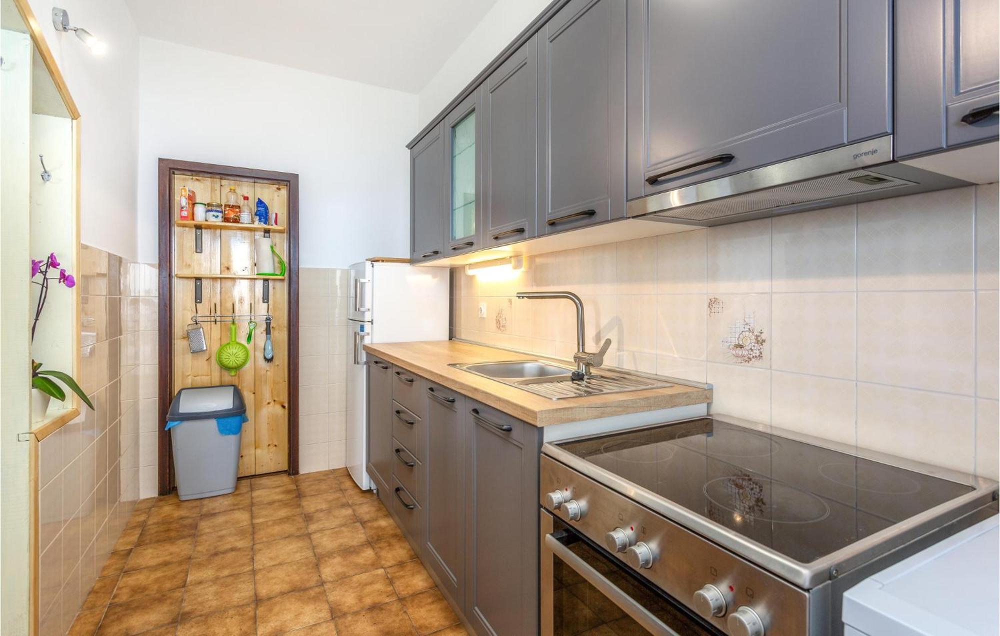 Nice Apartment In Lovran With Kitchen Eksteriør billede