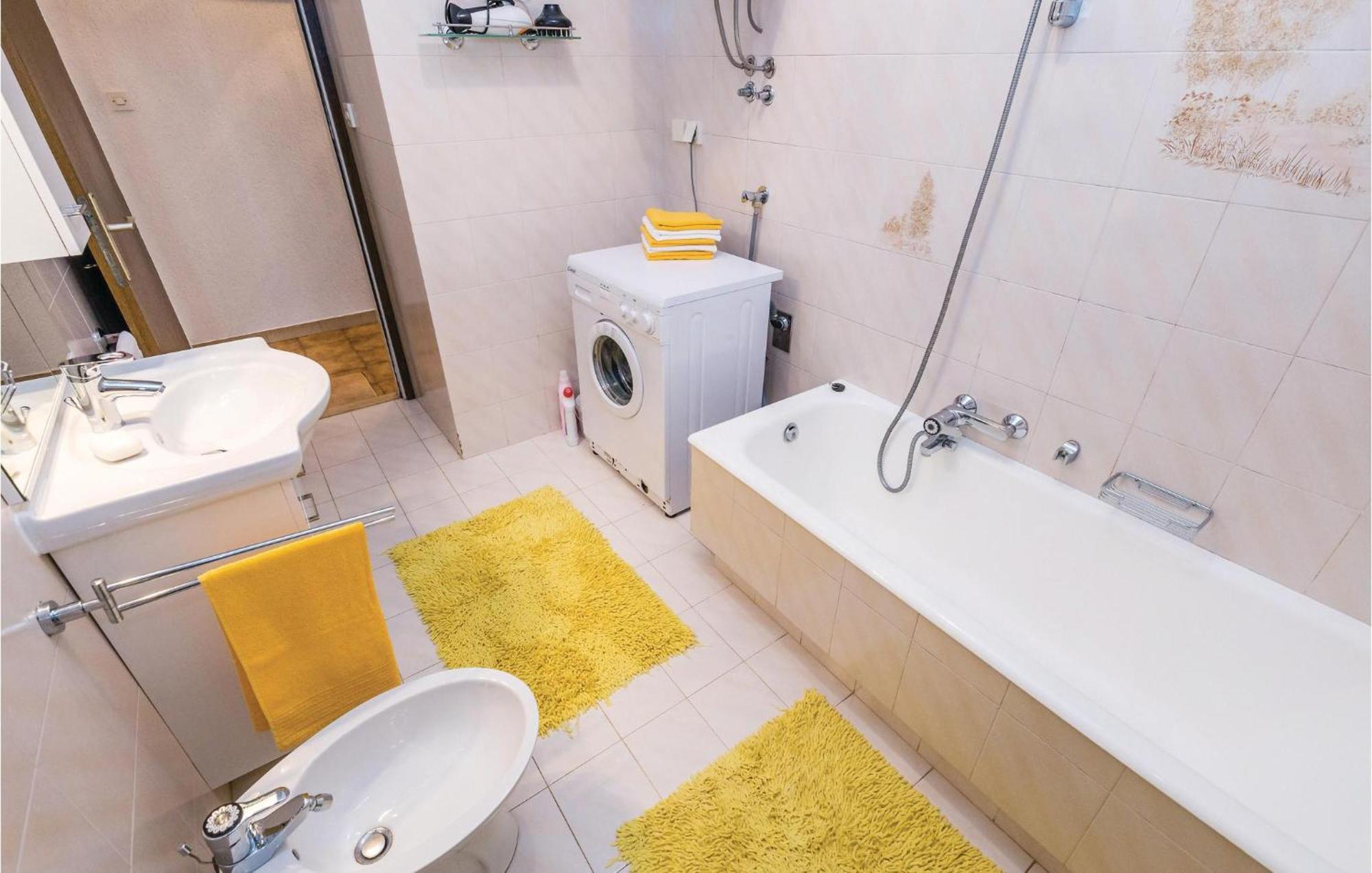 Nice Apartment In Lovran With Kitchen Eksteriør billede